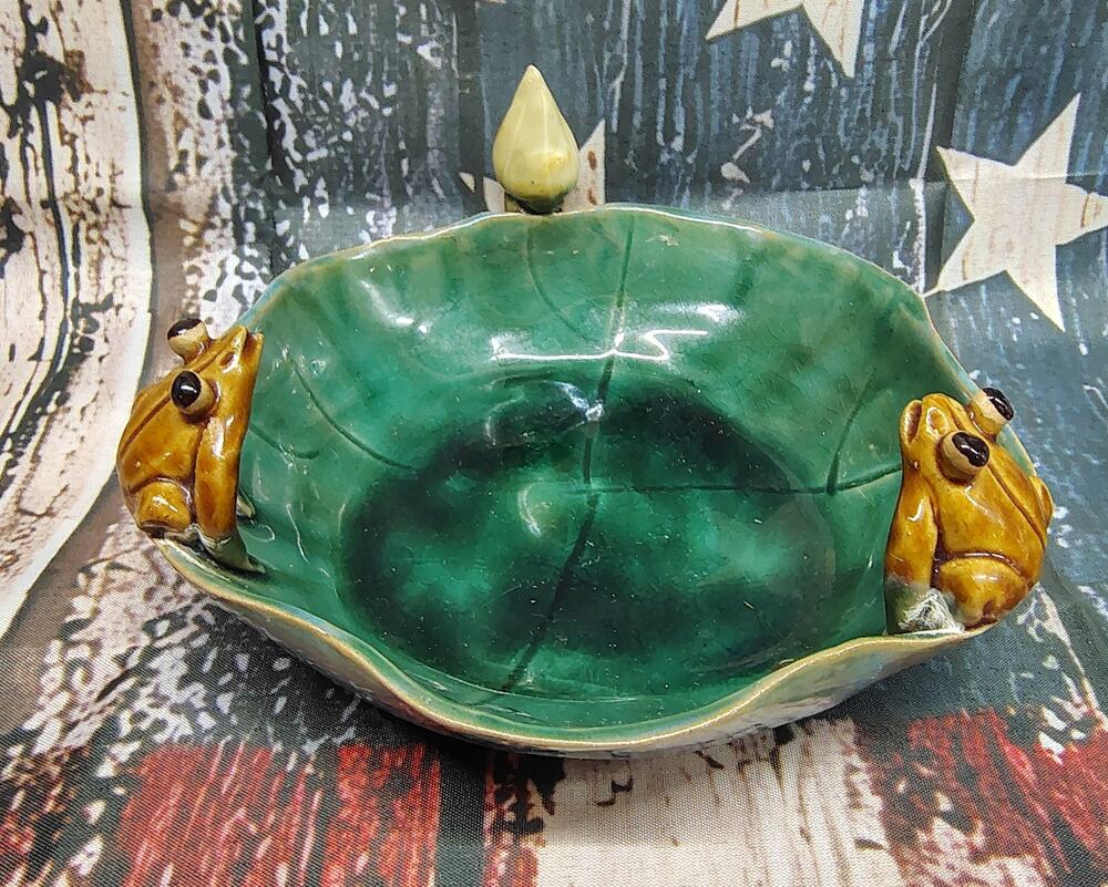 Vintage Majolica Style Frog & Lotus Bowl Pottery Handmade Free Form Art Unique
